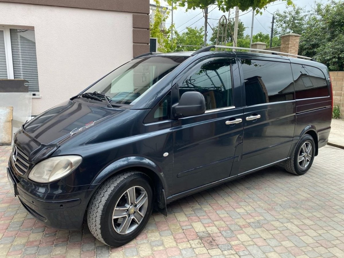 Mercedes Vito — вид сбоку